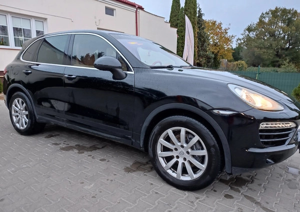 Porsche Cayenne cena 62000 przebieg: 283000, rok produkcji 2011 z Warszawa małe 121